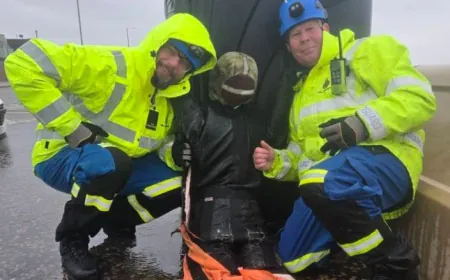 UK Guards Mistakes Training Dummy For Drowning Victim In Dramatic Rescue