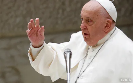 In Autobiography, Pope Francis Reveals What He Received From Predecessor
