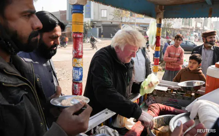 Donald Trump Look-Alike Sings To Sell Pudding In Pakistan