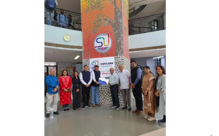 Sarvajanik University Signs MoU with India Accelerator to Boost Startup Ecosystem
