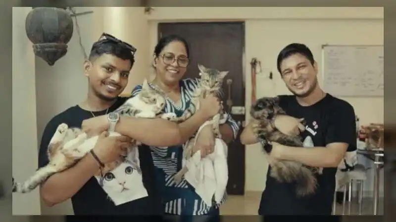 Sawan Koull Fulfills Year-Old Promise, Distributes 100 Kg of Cat Food to Honour Rescue Cat Laxmi’s Recovery
